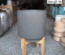 CHẬU TRỤ XÁM VÀ ĐÔN GỖ