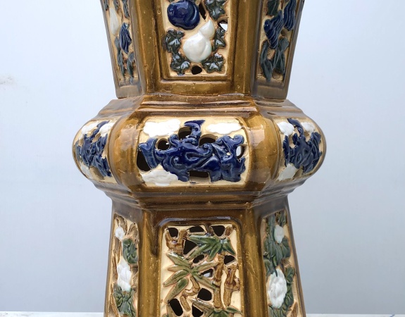 ĐÔN CHỮ Y VÀNG